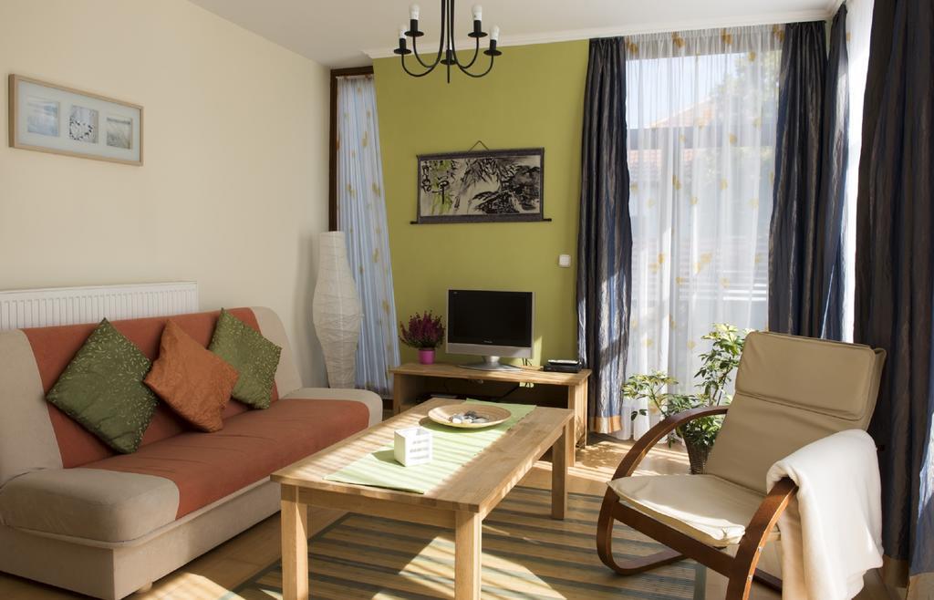 Feng Shui Wellness Apartmanhaz Heviz Exterior photo