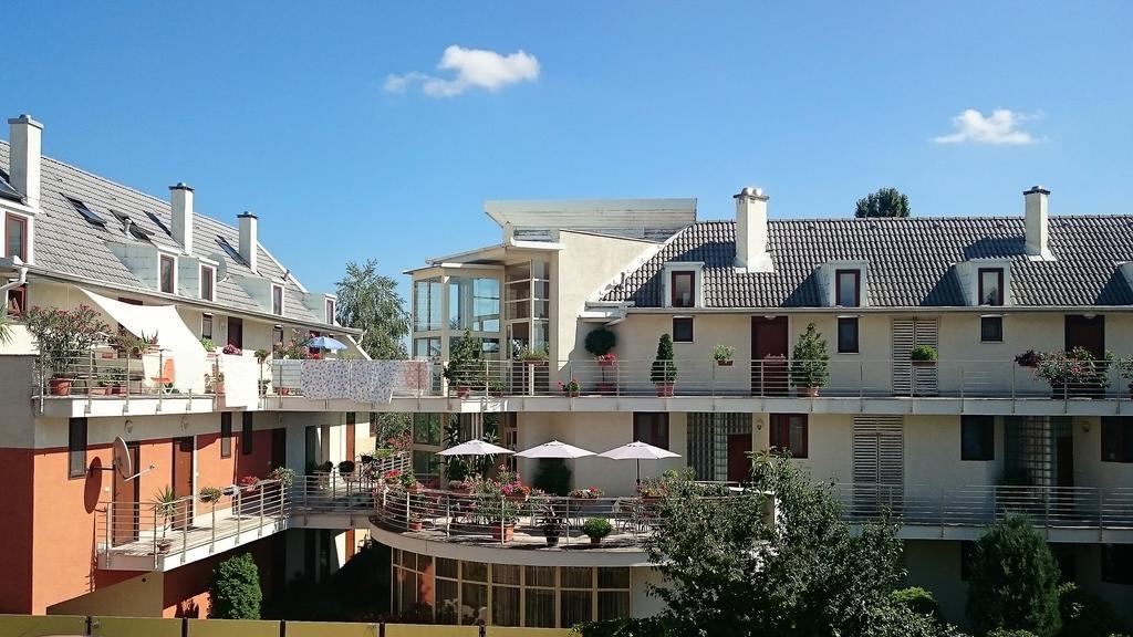 Feng Shui Wellness Apartmanhaz Heviz Exterior photo